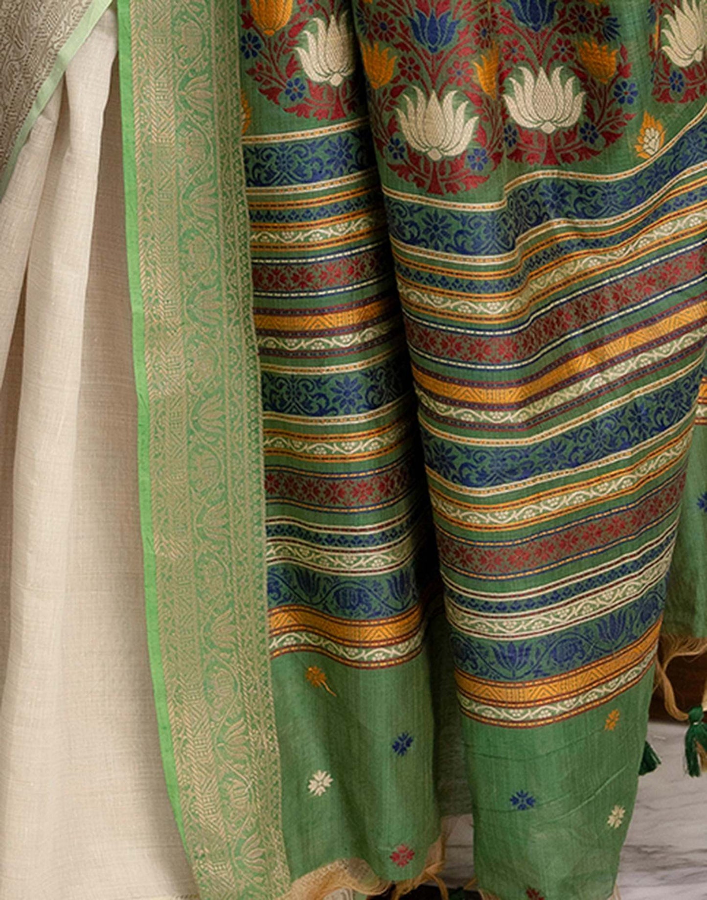 Beige Cotton Linen Woven Printed Saree