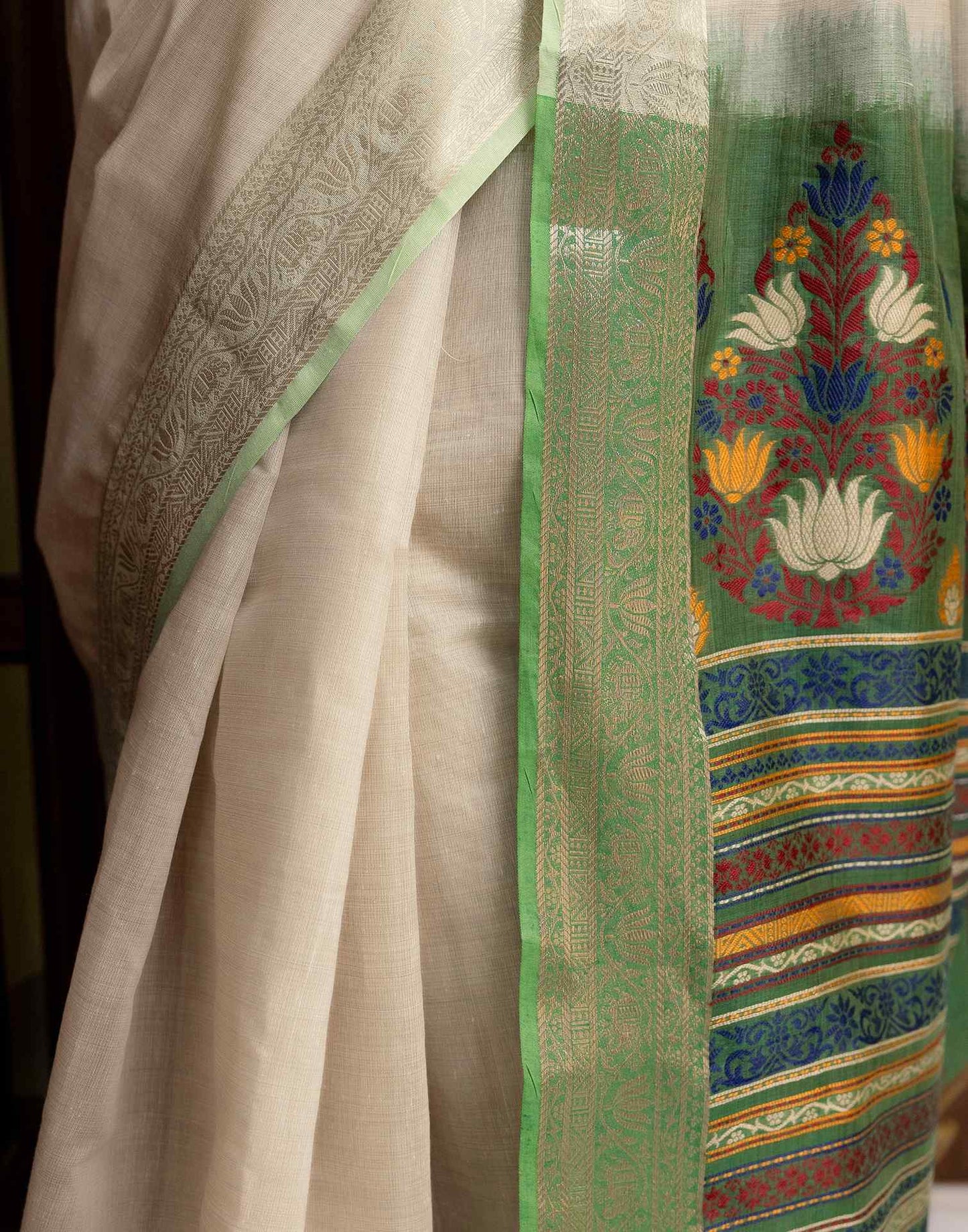 Beige Cotton Linen Woven Printed Saree